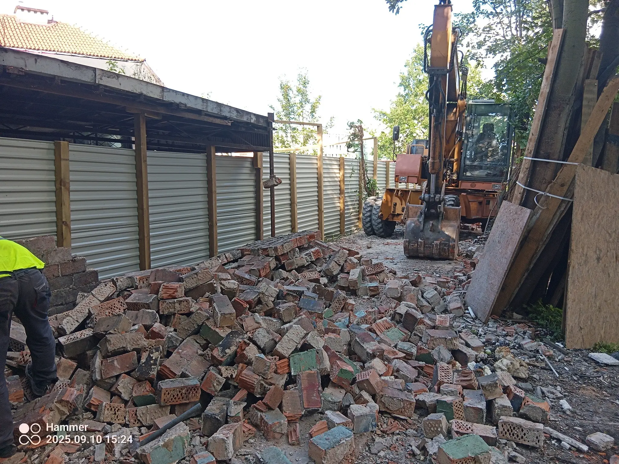 Wyburzenie budynku gospodarczego 5