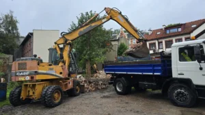 Wyburzenie budynku gospodarczego 8