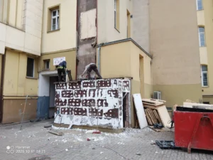 końcówka demontażu szybu windowego