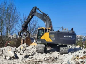 Wyburzenie trzech obiektów 5
